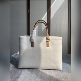 CELINEine решительно рекомендует эту с
