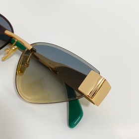 CELINE МОДЕЛЬ： CL42122U Размер： 56