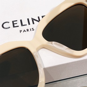 Высококачественная модель Celine 2026.