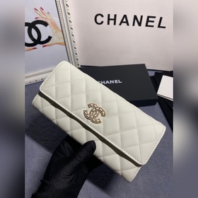 Доступен длинный кошелек CHANEL с двой