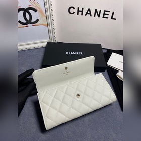 Доступен длинный кошелек CHANEL с двой