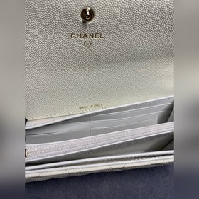 Доступен длинный кошелек CHANEL с двой