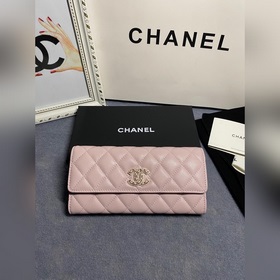 Доступен длинный кошелек CHANEL с двой