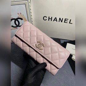 Доступен длинный кошелек CHANEL с двой