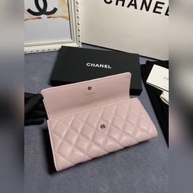 Доступен длинный кошелек CHANEL с двой