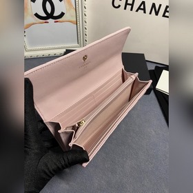 Доступен длинный кошелек CHANEL с двой