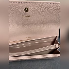 Доступен длинный кошелек CHANEL с двой