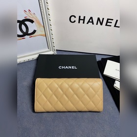 Доступен длинный кошелек CHANEL с двой