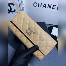 Доступен длинный кошелек CHANEL с двой