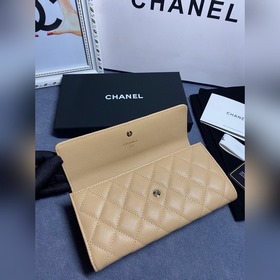 Доступен длинный кошелек CHANEL с двой
