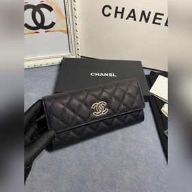 Доступен длинный кошелек CHANEL с двой