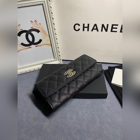 Доступен длинный кошелек CHANEL с двой