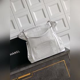 Кремово-белая сумка CHANEL Two-in-One 