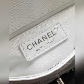 Кремово-белая сумка CHANEL Two-in-One 
