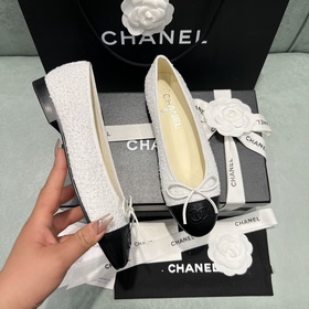 Постоянно развивающиеся балетки Chanel