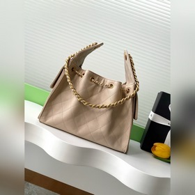 Сумка-хоппер из зернистой кожи, 25 см