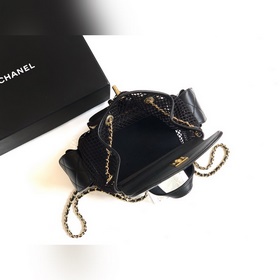 CHANEL Черно-золотой рюкзак с шнурками