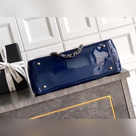 Сумка CHANEL Tote Bag с матовым акрило