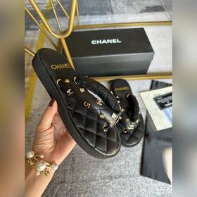 Летние сандалии Chanel с узором виде х