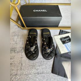 Летние сандалии Chanel с узором виде х