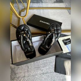 Летние сандалии Chanel с узором виде х