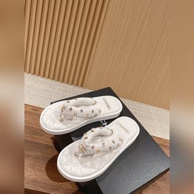 CHANEL Pre-Spring 2026 Новинка： шлепан