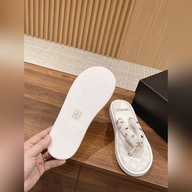 CHANEL Pre-Spring 2026 Новинка： шлепан