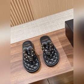 CHANEL Pre-Spring 2026 Новинка — шлепа