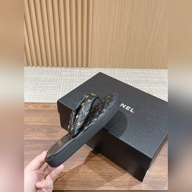 CHANEL Pre-Spring 2026 Новинка — шлепа
