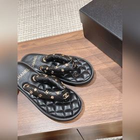 CHANEL Pre-Spring 2026 Новинка — шлепа