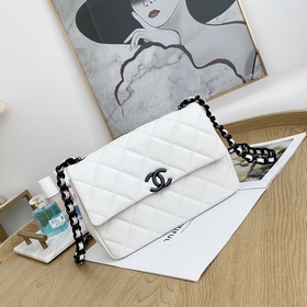 2303 — Большая сумка Chanel из предвес