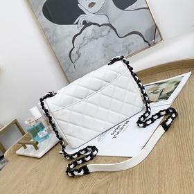 2303 — Большая сумка Chanel из предвес