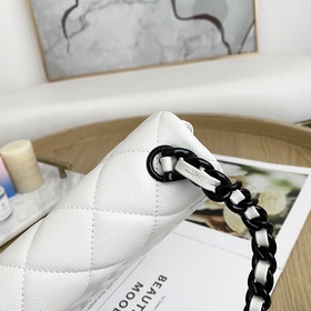 2303 — Большая сумка Chanel из предвес