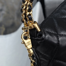 CHANEL 24A Small Hobo Handle Style Мас