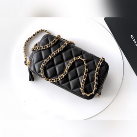 Черная кожаная сумка CHANEL 25A New Su