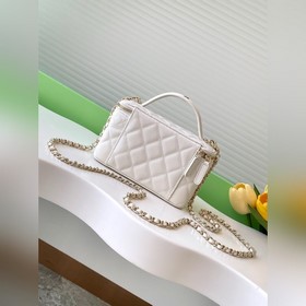 25C Lipstick Clutch： Изысканная компак