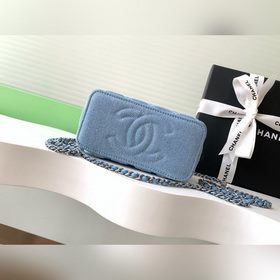 25C Lipstick Clutch： Изысканная компак
