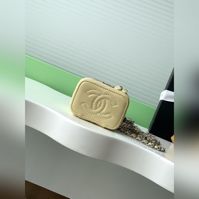 25b Новая косметичка из кожи ягненка. 