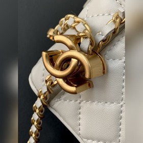 25b Новая косметичка из кожи ягненка. 