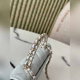 Светло-голубая кожа «Кавиар» Эксклюзив