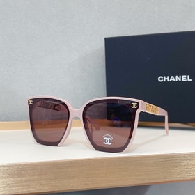 CHANEL с зауженным подолом и четкими б