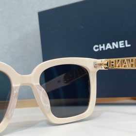 CHANEL с зауженным подолом и четкими б