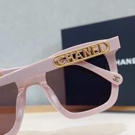 CHANEL с зауженным подолом и четкими б