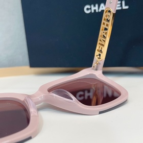 CHANEL с зауженным подолом и четкими б