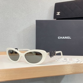 Сочетающийся стиль CHANEL Xin Zhi Lei 