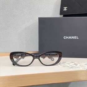 CHANEL Xin Zhi Leis Matching Style： Но