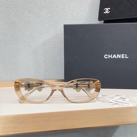 CHANEL Xin Zhi Leis Matching Style： Но