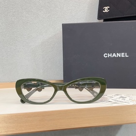 CHANEL Xin Zhi Leis Matching Style： Но