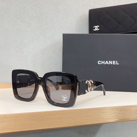 Кожаный дизайн с логотипом Chanel Doub