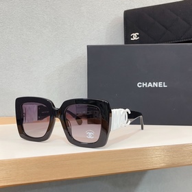 Кожаный дизайн с логотипом Chanel Doub